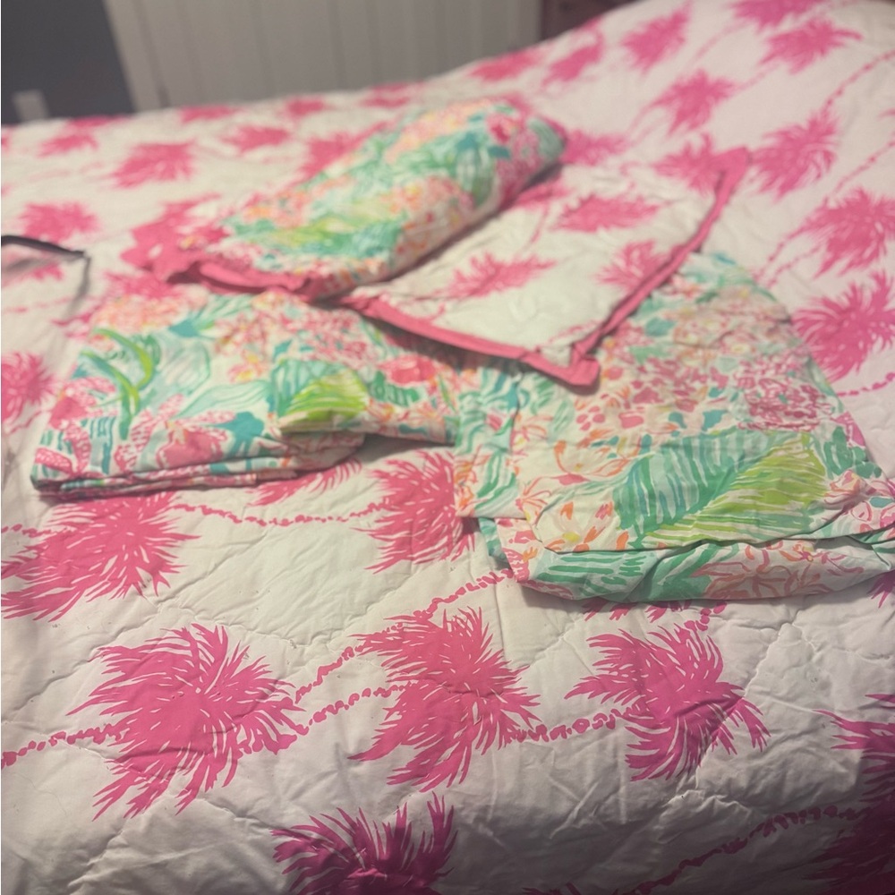 Lilly Pulitzer Reversible Full Size Set Pottery Barn Comforter Set - Picture 4 of 4